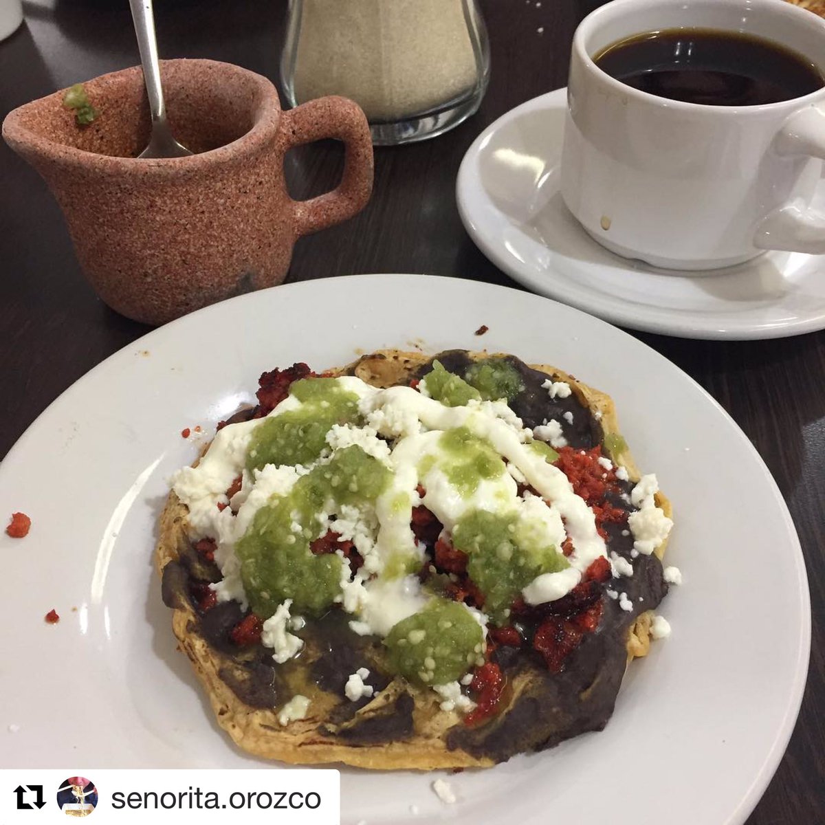 lacasadelayeya's tweet photo. ¡Buenos días! Estamos listos para recibirte y consentirte con nuestras delicias #DelComal y un buen café. ¡Despierta con nosotros! ☕️ Muchas gracias por compartir, @senorita.orozco. 🏡 #LaCasaDeLaYeya #CDMX https://t.co/vl5VLEm1fs