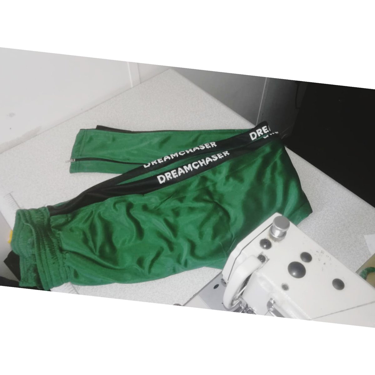 DreamChaserSA2's tweet photo. Dream Chaser SA 🇿🇦 ®️ 💯 🍃

Pants available for R350 each 

Made with high quality, get yourself any color that you like 💦💫 https://t.co/D0dvcSWMK8