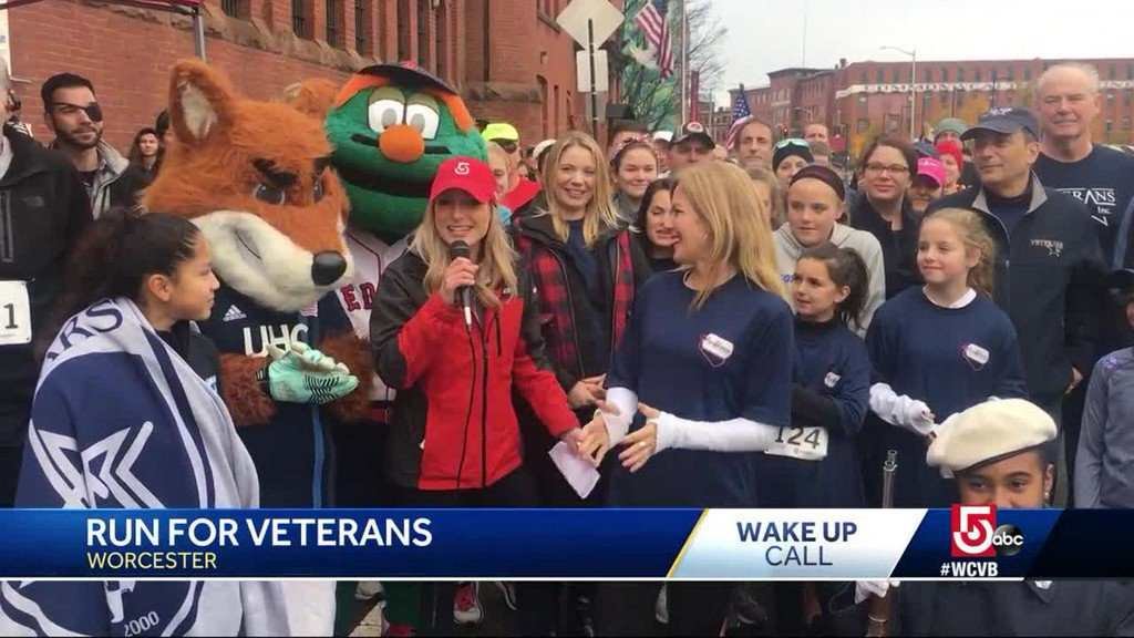 JennyWCVB's tweet photo. The EyeOpener's @KThompson_WCVB helping out with this great Wake Up Call with @veteransinc1 at the #run4veterans! 
Watch: https://t.co/YoOYR5jV4D #wcvb https://t.co/ue6niTYiug