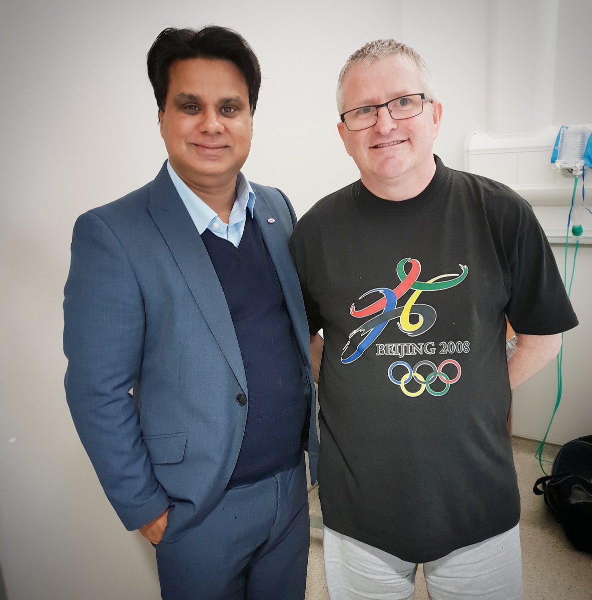 ShafiAhmed5's tweet photo. The true hero of #operationlive #removingthetumour 

Tim has made a good recovery and was discharged today. His braveness has allowed us to bring live surgery to help inform and inspire millions. We wish you well Tim on your path to recovery. My profession is indebted to you. https://t.co/TMTjDCO40v