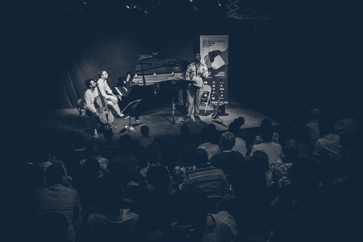 BohemianTrio's tweet photo. Thank you @haitipianoprj and @MidAtlanticArts for the opportunity of bringing our music to Haiti!
Foto: Valérie Baeriswyl
#FIPH18 #bohemiantrio #music #trio https://t.co/dxTG5VlctL https://t.co/5Z0pajS9hE