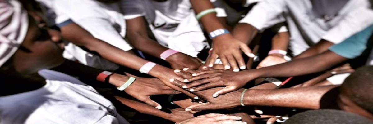 sportanddev_fr's tweet photo. #événement : @pl4y invite les acteurs engagés en faveur de l'inclusion sociale des réfugiés &amp; des demandeurs d'asile par le #sport à participer à une séance de réflexion collective le 18/12 à #Paris > https://t.co/X6RYwbVHQQ #AvecLesRéfugiés https://t.co/mID3oFyrXF