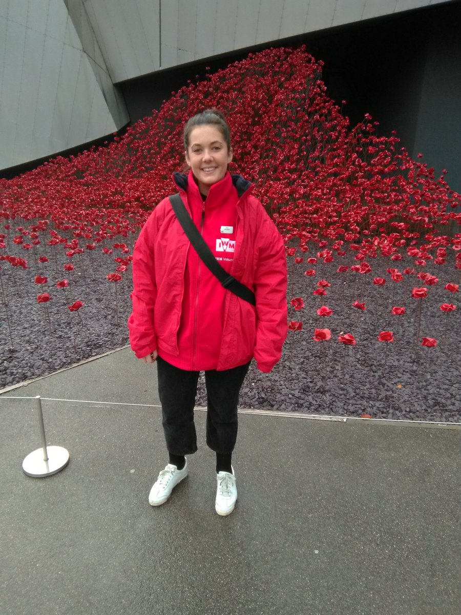 PoppyRob's tweet photo. "I really enjoyed engaging with visitors from different generations all interested in what Poppies: Wave represented, particularly younger children and those who had lived through the Second World War"

Eliza - Poppy Engagement Volunteer

#PopVol2018 #Poppycountdown https://t.co/GElp6vJp7f