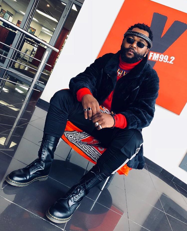 Sjava_atm's tweet photo. To All the kids out there the  ATM sound is the future do not be fooled it fits all the genres or the african sounds (including Kwaito)that we haveit fits all cultures  can do it any language and we created that sounds for you🏧 Ndebele,Swaziland,Lesotho,Zulu all in ONE❤️ https://t.co/LvKXPeZalw