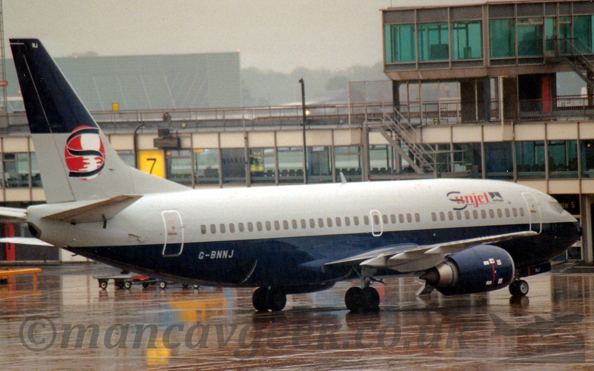 mancavgeek's tweet photo. G-BNNJ, Boeing 737-3Q8, Air Foyle - Sunjet.
Seen here from the Spectators terraces at Manchester Airport, in basic British Airways colours, somewhere between April and November 1993.
#potd #avgeek #aviation #planespotting #manchesterairport #man #egcc #boeing #737 #sunjet https://t.co/5hsNq04x9u