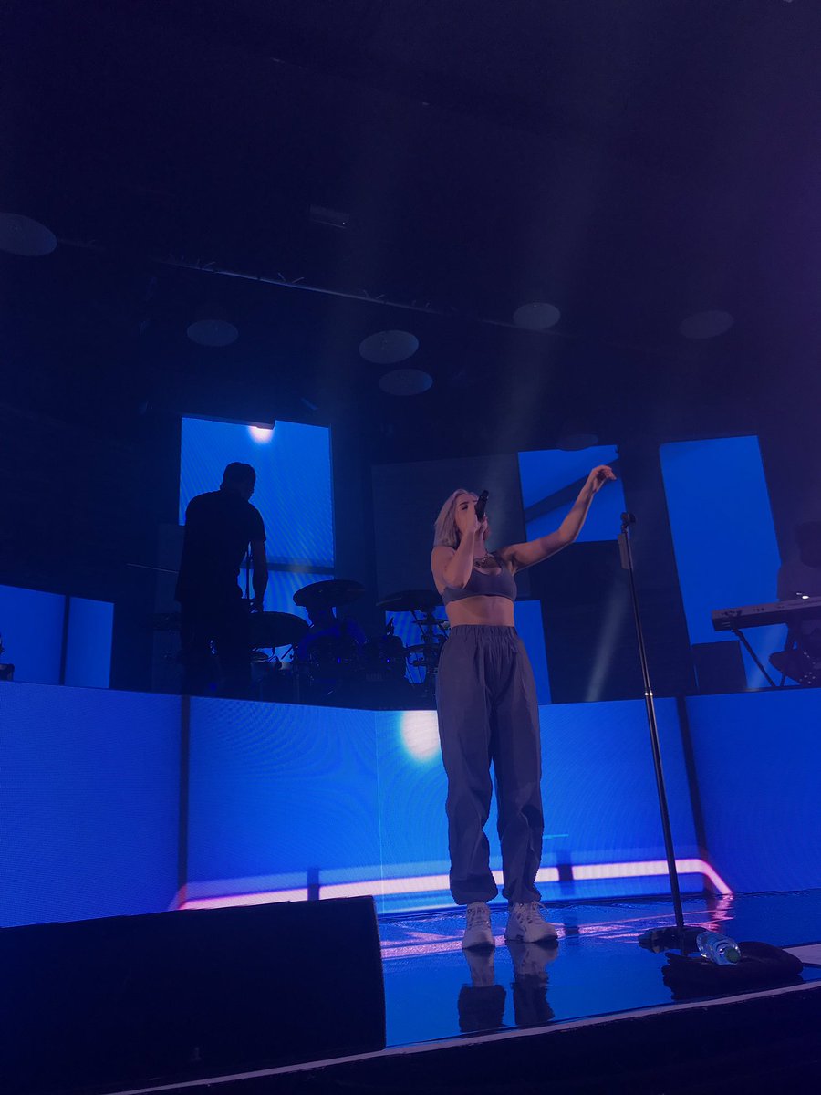 lauren__stott's tweet photo. such gorgeous photo of @AnneMarie  last night! amazing concert ❤️ https://t.co/L4ICOpIMoK