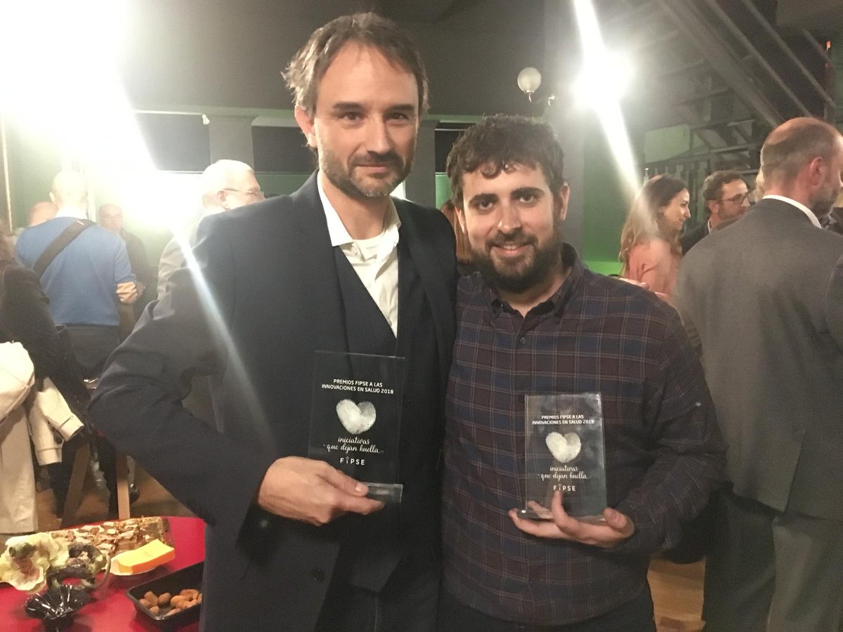 #PremiosFIPSE | Nuestros ganadores:

Innovación en Desarrollo: <a href="/mira_ale/">Alex Mira</a> trabaja en <a href="/GVAFisabio/">Fundació Fisabio</a> creando una bacteria anticaries.

Innovación Implementada: @Antonio_Galiana dirige el equipo de la Fundación Fisabio responsable de Carbaplex.

¡Enhorabuena a ambos por el premio!