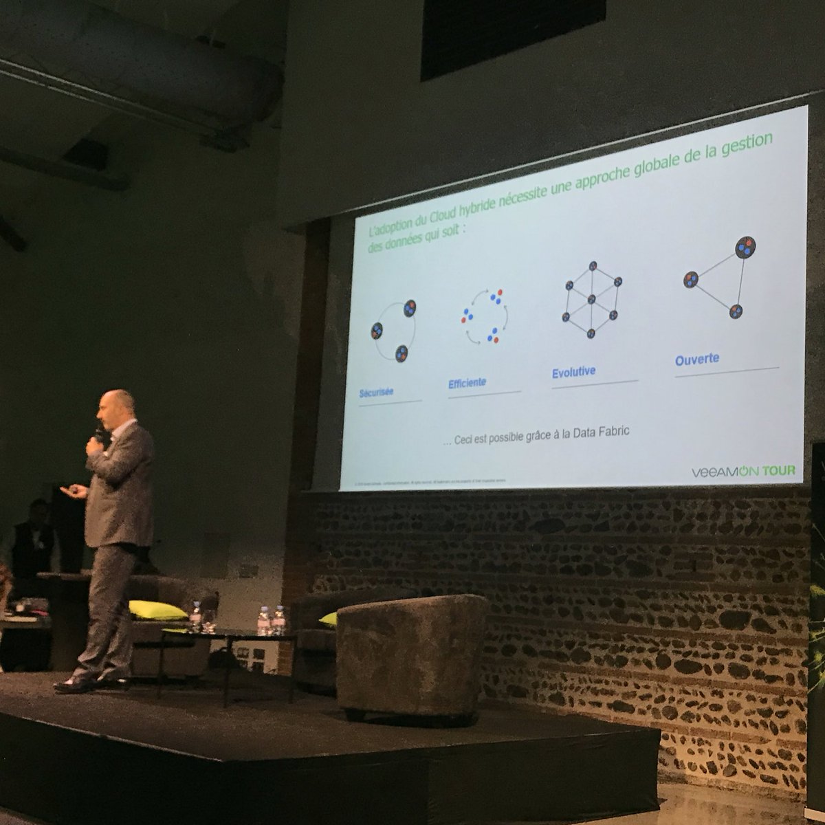BStorage's tweet photo. NETAPP offers you the keys to scalability through DataFabric, thanks to a partnership with Veeam #VeeamONTour! The vision of the partners is strategic! https://t.co/35jfR5EKRC