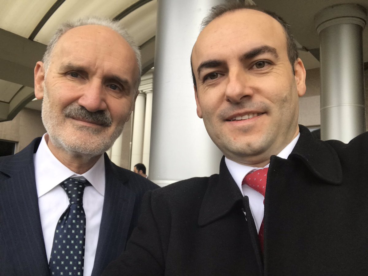 <a href="/SekibAvdagic/">Şekib Avdagiç</a> <a href="/BeratAlbayrak/">Berat Albayrak</a> <a href="/musiadgnlmrkz/">@musiadgnlmrkz</a> İstanbul Ticaret Odası (İTO) Başkanımız Sn. <a href="/SekibAvdagic/">Şekib Avdagiç</a> ile 22. Uluslararası İş Forumu sonrası görüştük, özçekimimizi yaptık.