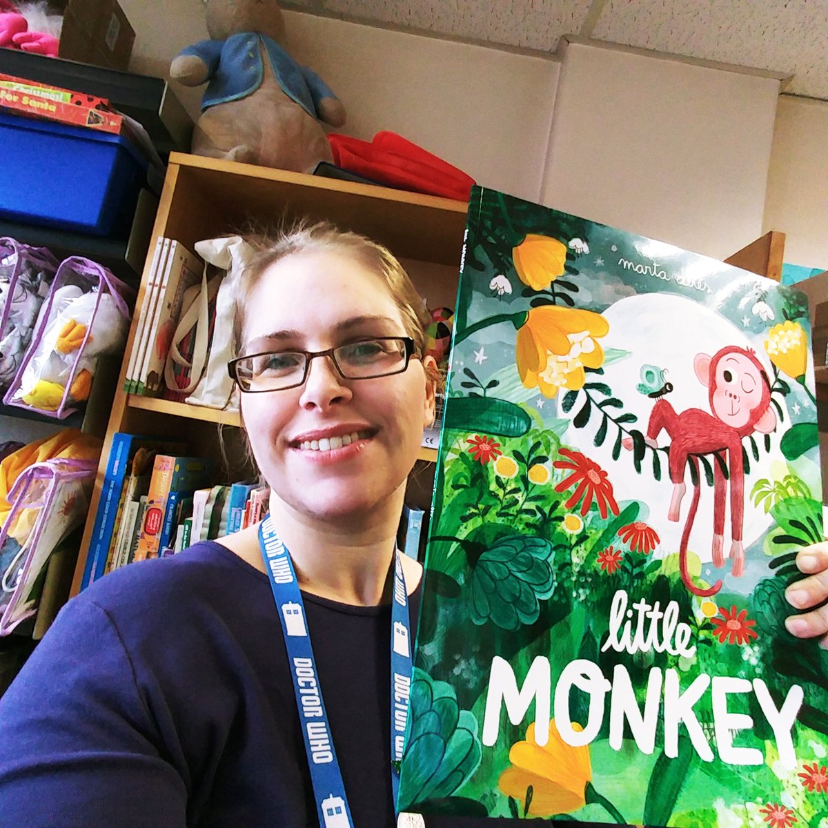 SoTLibraries's tweet image. Librarian Amy is heading out to #HeronCrossPrimary this afternoon to gift free @Booktrust #TimeToRead books to reception children. #Ourday #LoveLibraries #LoveReading @SoTCityCouncil #littlemonkey #librarian