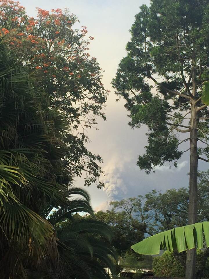 LWAdoptAChild's tweet photo. Volcano de Fuego is erupting again in Guatemala. Please remember our @LWAdoptAChild teams there, some are only a few miles from Fuego. Many have been evacuated and Esquintla village, where many refugees from last eruption are, is on red alert. #Guatemala #volcano https://t.co/rsUJvjP71Q