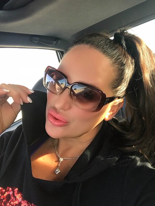 It&rsquo;s definitely Hoodie Season in Las Vegas, Burr! #NikkiJackson #Vegas #November #Thanksgiving #Winter<a href="/tag/vegas"class="tags"><span>#vegas</span></a><a href="/tag/winter"class="tags"><span>#winter</span></a><a href="/tag/thanksgiving"class="tags"><span>#thanksgiving</span></a><a href="/tag/november"class="tags"><span>#november</span></a><a href="/tag/nikki"class="tags"><span>#nikki</span></a>