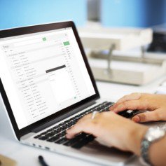 prospectify's tweet photo. Why Your Emails Aren't Working  https://t.co/X3ClvWKSXg https://t.co/TL8n3dtv4t