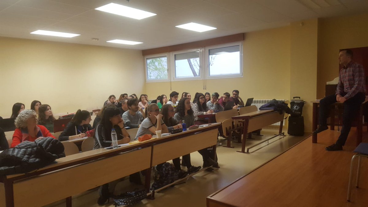 FComCSusj's tweet photo. La semana pasada, Kenneth Jordan, Javier Calvo y Mª Luisa Sierra, docentes de la @_usj_, estuvieron en Soria impartiendo el curso "Traducción audiovisual: guion cinematográfico y doblaje" con profesionales como @XoseCastro, @mjoseadc y Gonzalo Abril
#Traducción @tciUSJ https://t.co/mmYrwmrvif