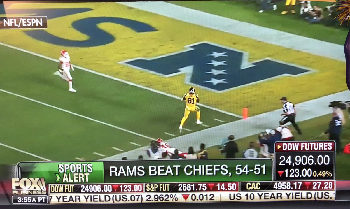 Mitch_Roschelle's tweet photo. Love the @RamsNFL #MazeAndBlue uniforms 〽️ https://t.co/UnR7FP3ly0