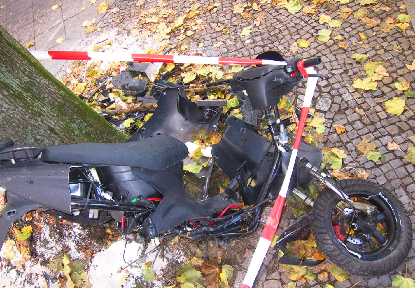 توییتر \\ RDW در توییتر: «Als je jouw bromfiets, scooter of snorfiets met  NL-kenteken wilt laten slopen, kan dat bij een door de RDW erkend  demontagebedrijf. Zij zorgen ervoor dat de registratie