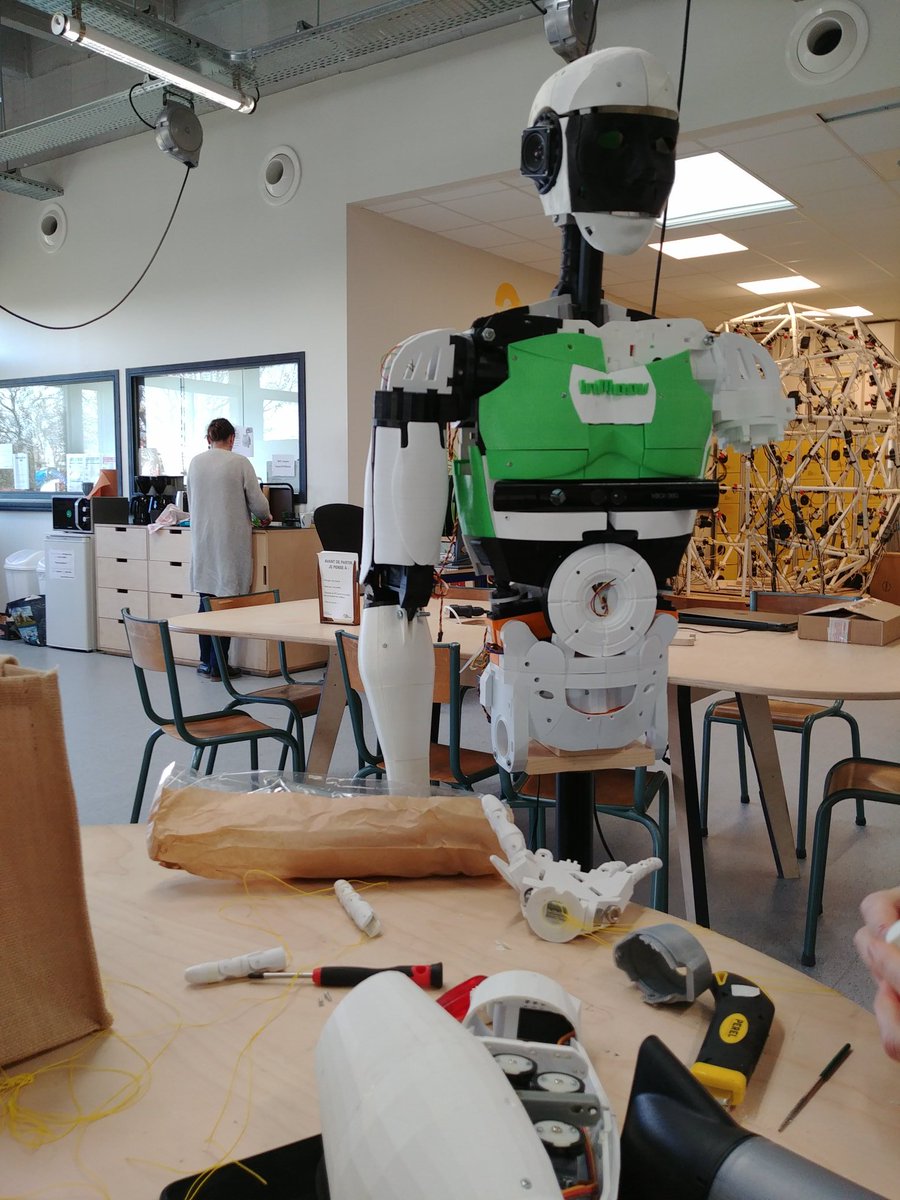 inmoovbrest's tweet image. En pleine préparation du @SHDBrest ! Venez decouvrir le projet de robotique #Inmoov brestois : donner accès à la ville avec un #robot libre 😊 cc @UBO_OpenFactory @TyFabBrest @atbrest