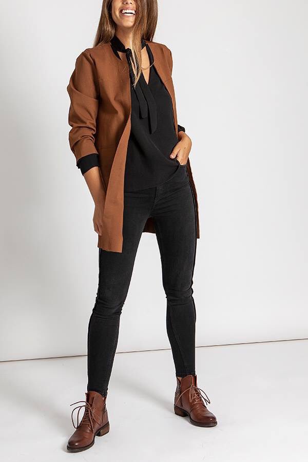 collection_iris's tweet photo. Este otoño, cuanto más originales los abrigos y chaquetas, mejor. Te regalamos un poco de inspiración para que sepas cómo llevarlos. 
#IrisCollection #fashion #moda #abrigos https://t.co/gZOLknZHPs