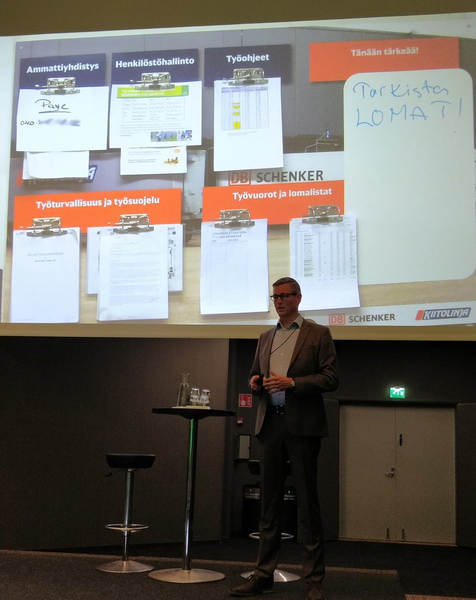 JSaramies's tweet image. &quot;Printattiin intranet valmiiksi,&quot; kuvailee @PasiRipatti
@DBSchenkerFI tilannetta ennen #infonäyttö&apos;jen käyttöönottoa.

Sisäinen viestintä on oleellinen osa #HR:ääkin. Digitalisaation tulisi ulottua sinnekin - aidosti!

#HRxhki #viestintä #hrsome