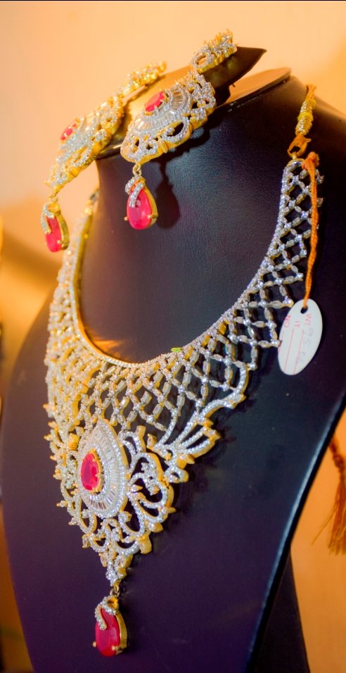 Jewelry has a lot of importance in our lives be it the everyday life or any special occasion..So don't think much more..Odisha wedding expo is a such platform where you can get lot of option to select every types of jewelry collection ...so step into your dream wedding..