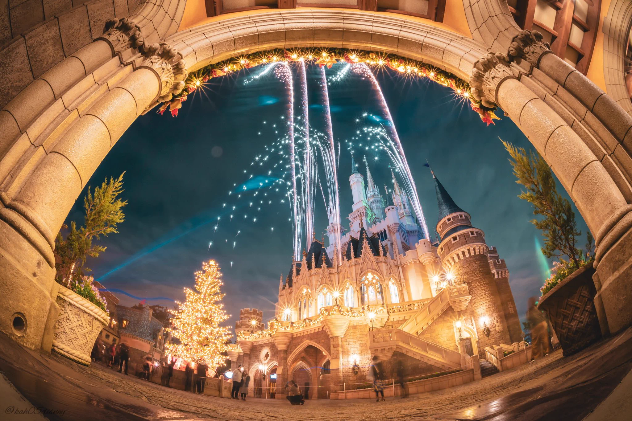 キラキラしているｗｗｗディズニーランドのクリスマス！行きたーいｗｗｗ