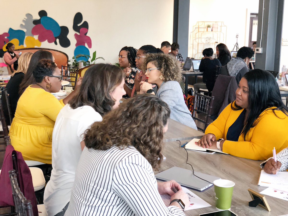 CLUTCHCowork's tweet photo. Hands down, one of our FAVORITE parts of the day? Speed-coaching with the dynamic CLUTCH Council! So many rave reviews about @erinacook @katswartz @KLJamieson @therosholive @byfarrdesign @GetwellShell! 🔥 #CLUTCHCowork #columbiasc #bizcoaching #wellnesscoaching https://t.co/FVV9eJz6QP