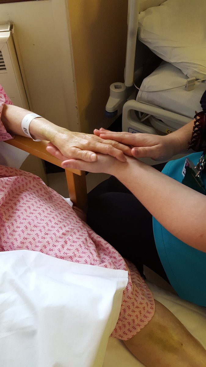 PamTalman's tweet photo. @ESNEFT 
@suffolknewcoll 
@Kissingitbetter 
@MrSteveBruce
A real joy to watch patients on martlesham, Needham and stradbroke wards being pampered by beauty students this morning. These visits really do make a difference. Thank you so much #makingadifference #caring https://t.co/0g9Sitomcp
