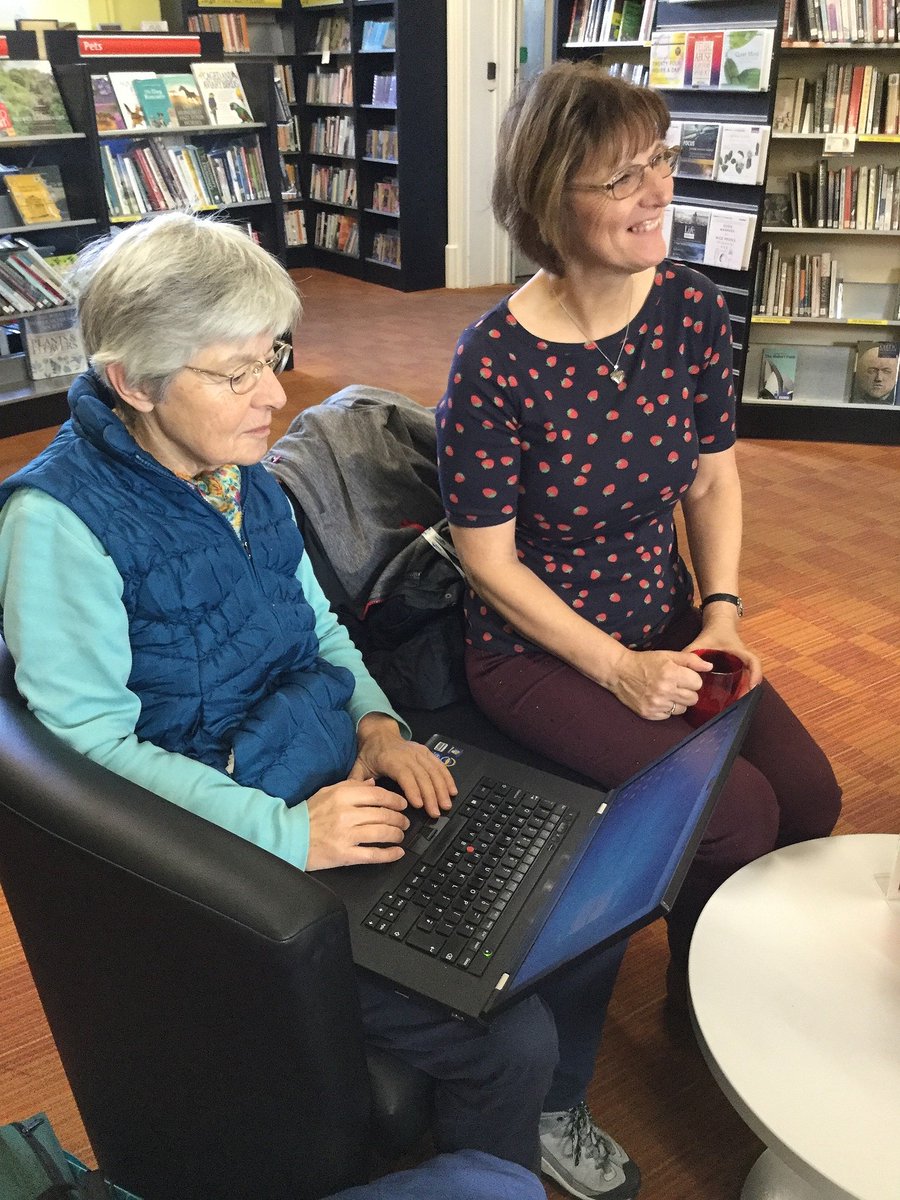 gloslibs's tweet photo. Our libraries help people get online and offer sessions to support with technology, here is a session at Gloucester Library today
https://t.co/824IZPH1pH
#OurDay #DigiLibraries https://t.co/ZPfbxMaIWi