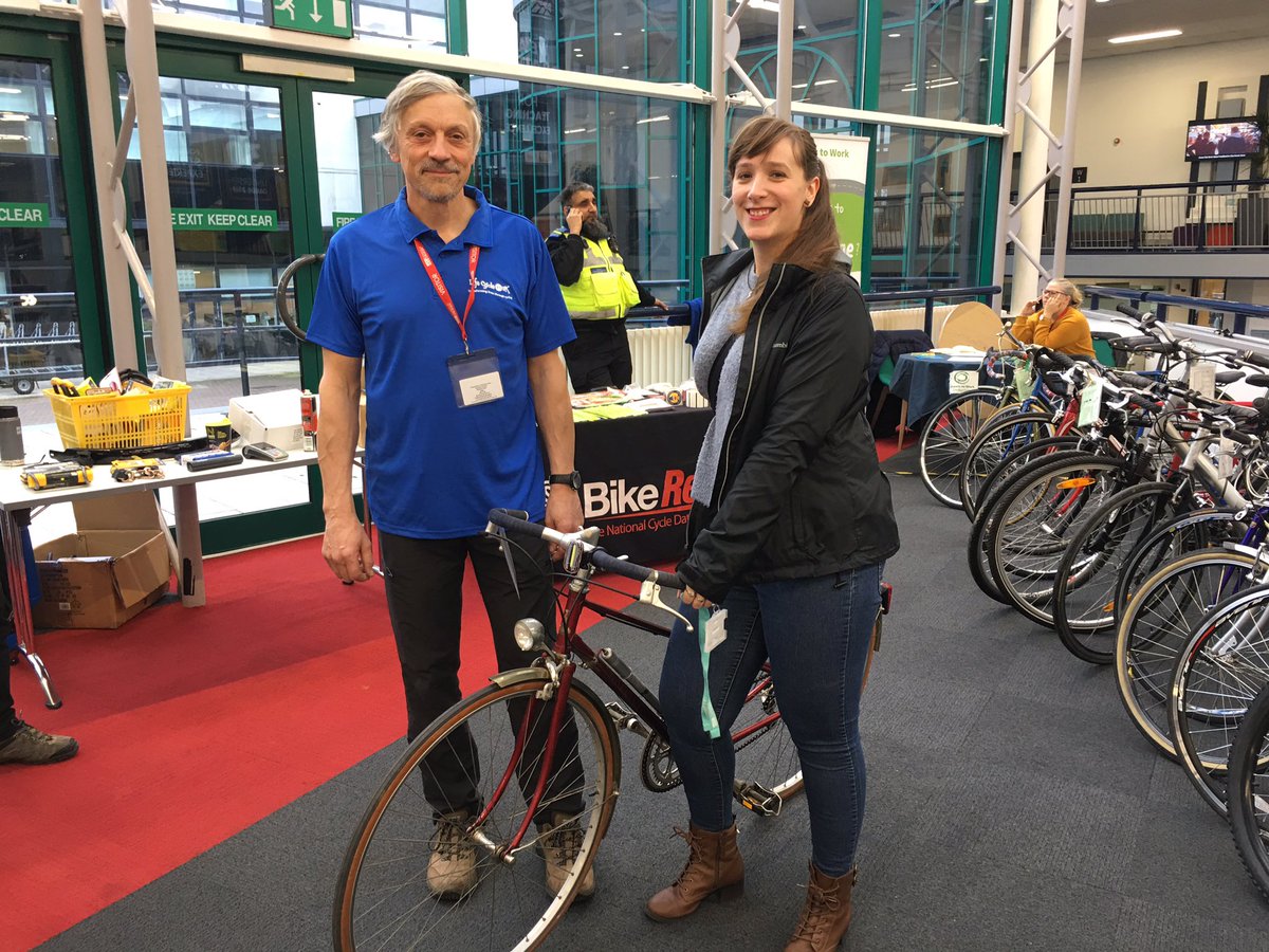 W2WDerbys's tweet photo. We’re here @DerbyUni with @LifeCycleDerby @AllestreeSNT If you’re a student living in Derby why not come along and see if you’re eligible for a free bike #cyclcederby #sustrans #sustainabletransport https://t.co/92ALfjm4Ts