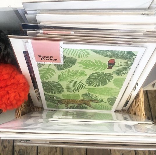 _PencilPusher_'s tweet photo. My jungle print snapped in @blazeshopbristol 🐆🌴
〰️
#blaze #stockist #blazeshop #bristol #august #lastmonthofsummer #lovingsummer #pencilpusher #designer #illustrator #portrait #stationery #bristoletsyteam #stationerylove #illustration #drawing #handdrawn #print #etsy https://t.co/odPsXRkbCL