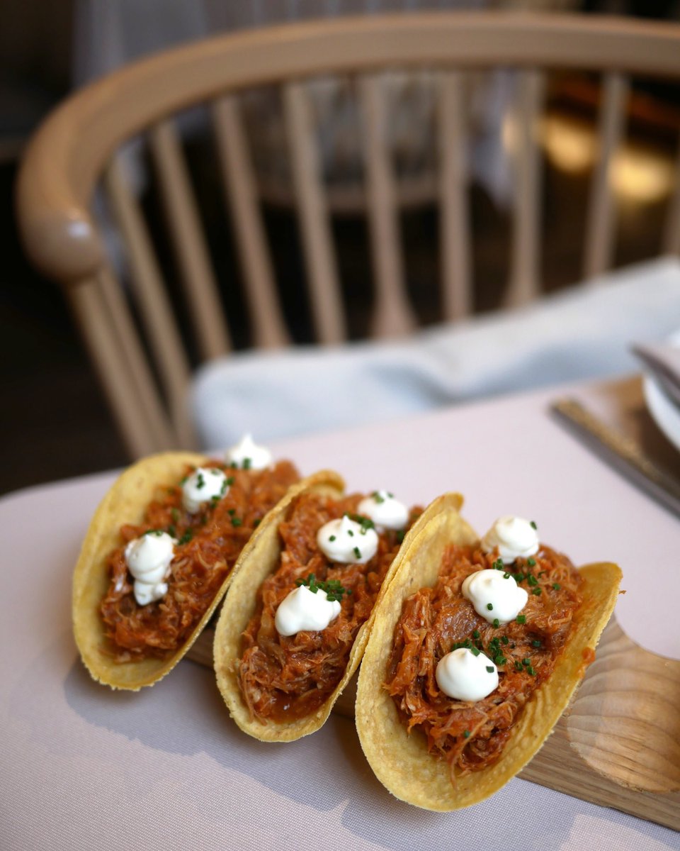 bcngourmet_'s tweet photo. Tacos de tinga de pollo en @Mextizo_BCN 😋 #LaTaperiaDeMextizo https://t.co/j3sYFUXivC