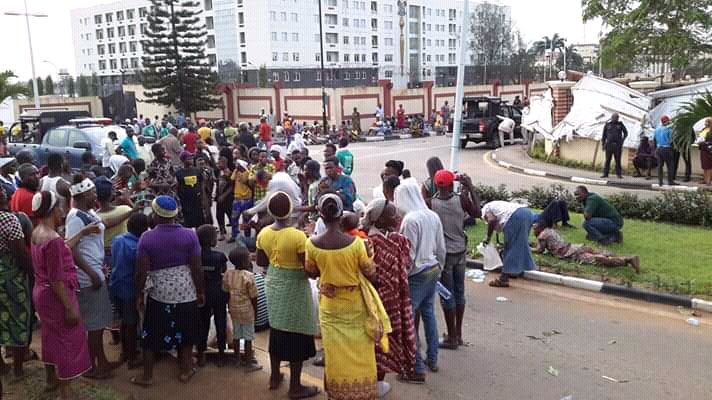 AyomikunHalimat's tweet photo. Happy eid maulud my people. The birth of prophet Muhammad s.a.w #AntiForceEviction Government force people out .#SaveTheWaterfront. Otodogbame has been evicted from their community. This are some pictures of what happened at Otodogbame https://t.co/KoDvHX3o6W
@nigerfederation https://t.co/HPfudtd38v