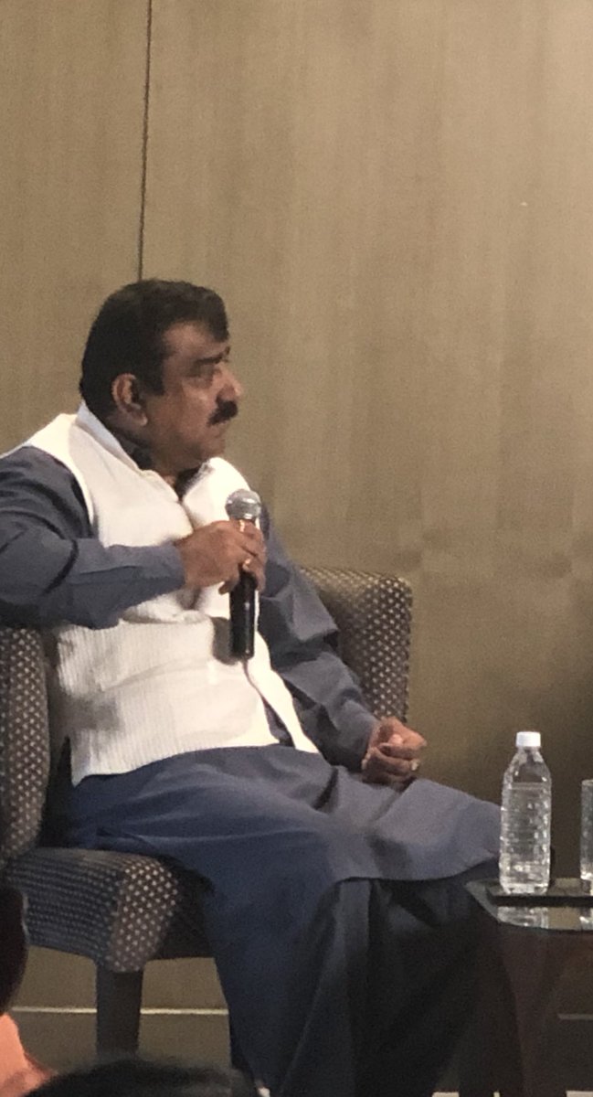 lafzindia's tweet photo. @NomaanShauq जी से बातचीत कर रहें हैं #PrinceRuby जी #Lafz @FoundationPK @Rekhta @ehsaaswomen @HiltonHotels @mathursudhmat #jaipur https://t.co/zQjw3UIDun