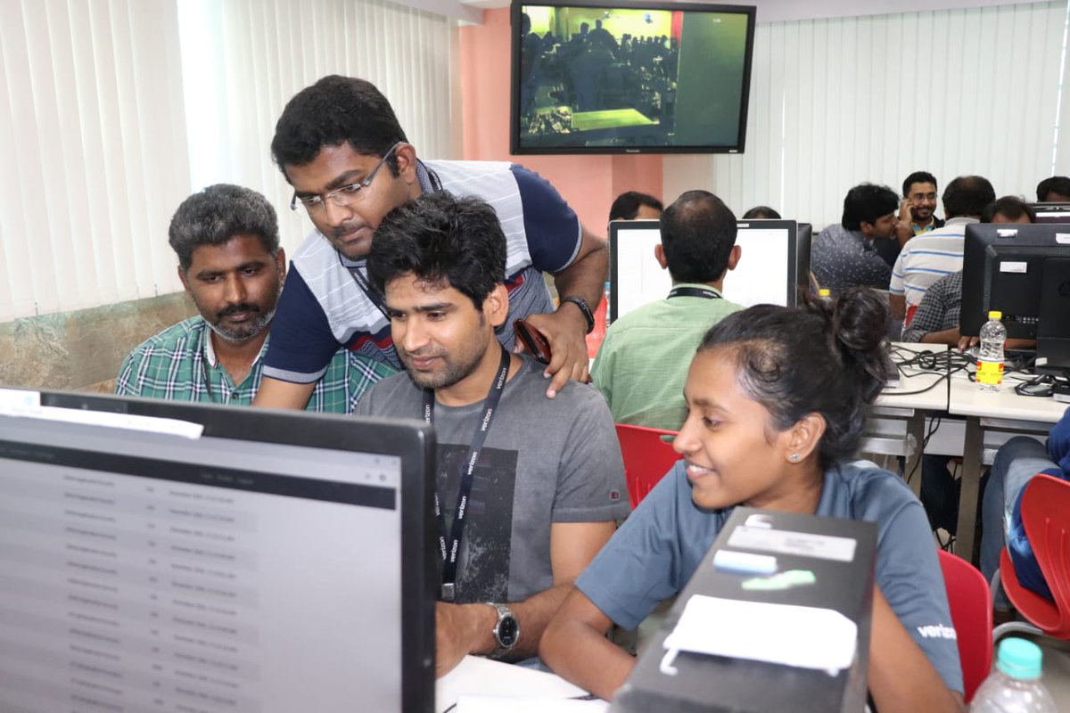 MaitraSananda's tweet photo. #VZhackDbox..Day 2..Hackers at work...Engrossed to reach the tip spot... https://t.co/omeZ3IMCgC