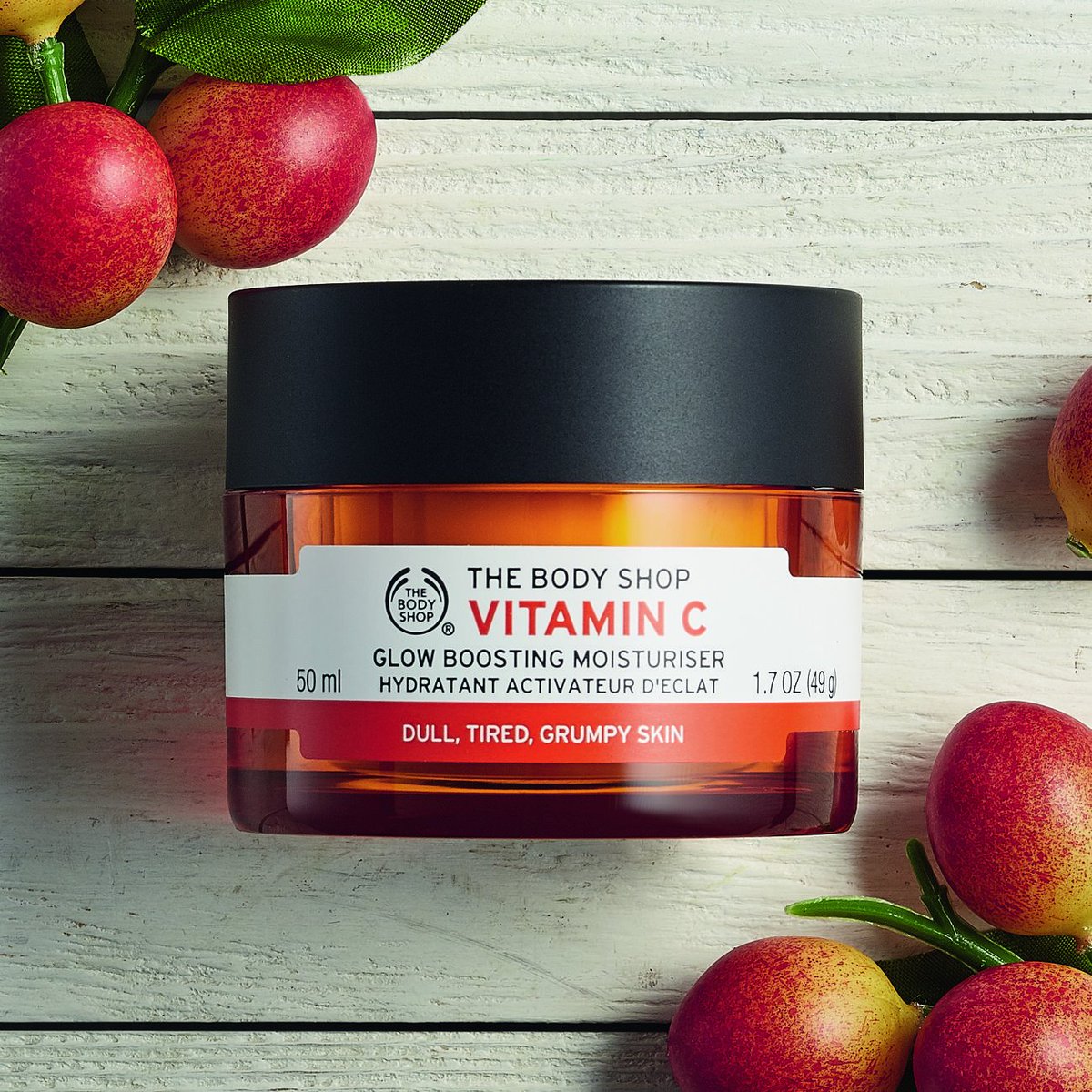 TheBodyShopIND's tweet photo. This is where gorgeous glowing skin comes from; our zingy Vitamin C range gives your skin that out-of-this-world kinda glow.
Will you give it a go?
#HelloHappySkin
Shop now- https://t.co/FPuOqL94iI https://t.co/H2lnnRyttm