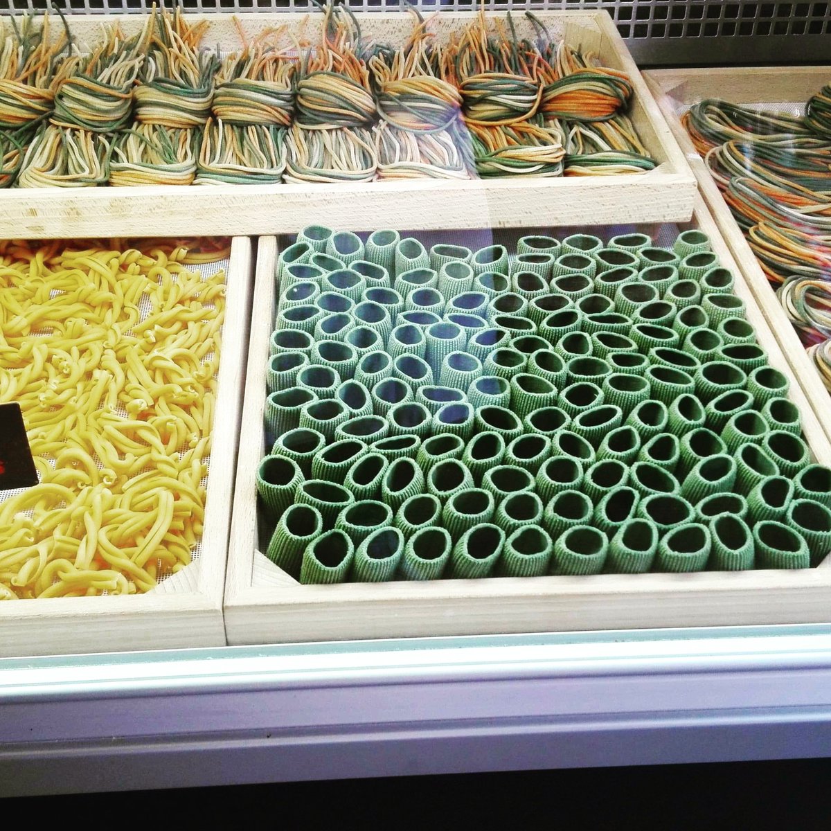 Look at these beauties! Spinach Paccheri and Tricolore spaghetti handmade for you by us!
You can also choose from at least 3 hot and ready to serve options every day, including vegan and veggie. From £5. #veggie #vegan #artisanpasta #lunch #lunchtime