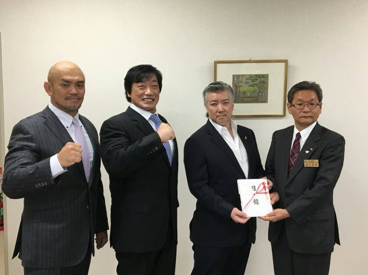 jun0917start's tweet photo. 来年1月14日仙台で闘籠門(とうりゅうもん)3×3チャリティーバスケット大会が開催されます。その大会を運営されるKITAI Office・北井社長、大会アンバサダーの小橋さんと宮城県庁訪問し、大会の告知、協力をお願いに行きました。

#闘龍門
#KITAIoffice
#小橋建太 
#ajpw https://t.co/YrRQ2Xn8Ir