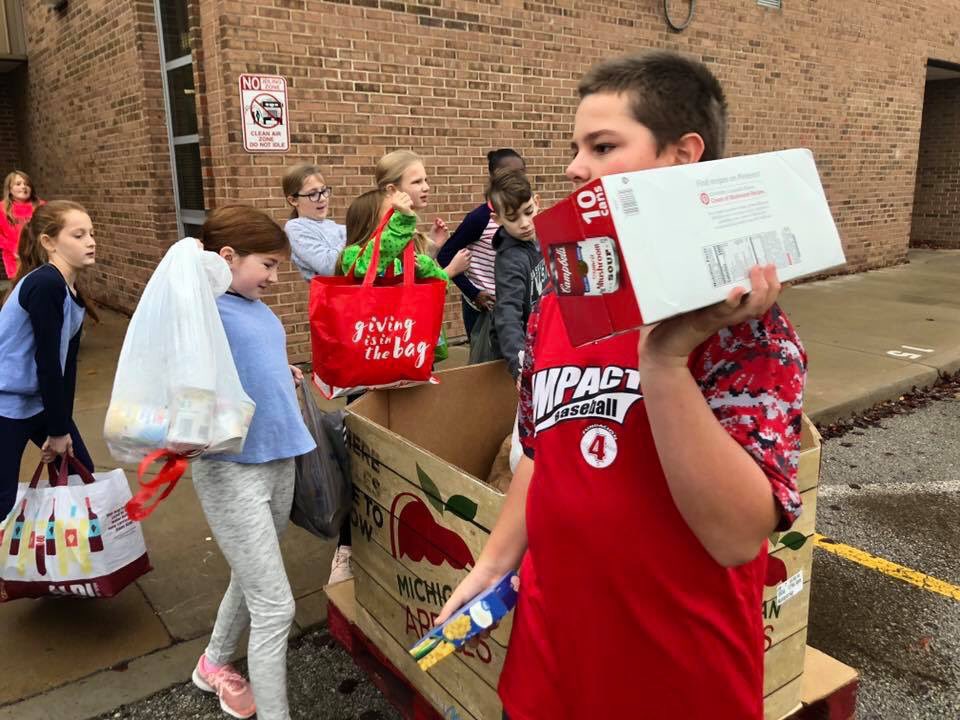 FMTFalcons's tweet photo. Student Council collected an amazing amount of food for Thanksgiving tables this year!! Thank you to all of our Falcon Families for your generosity and to our Student Council for your hard work getting this ready for Oasis Food Pantry! #FMTCommunity https://t.co/rVNIrXW7nd