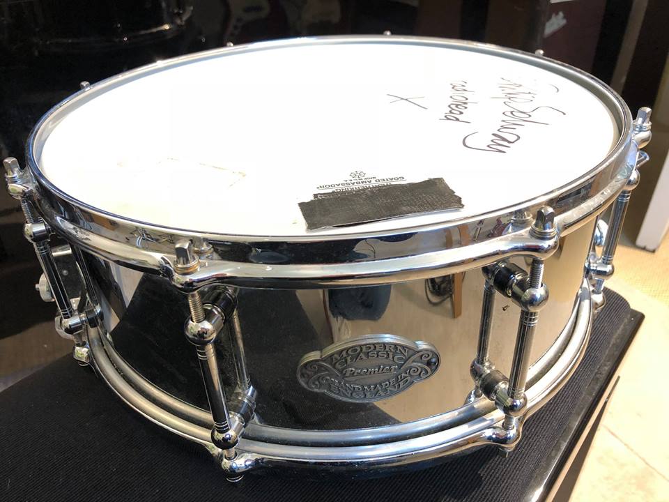 CellarOxford's tweet image. GREAT NEWS @radiohead fans! We've a new way everyone can get a chance to own this treasured piece of music history. Donate £20 to enter a prize draw and help save a venue. The winner will be picked by @philipselway crowdfunder.co.uk/cellar-forever #cellarforever