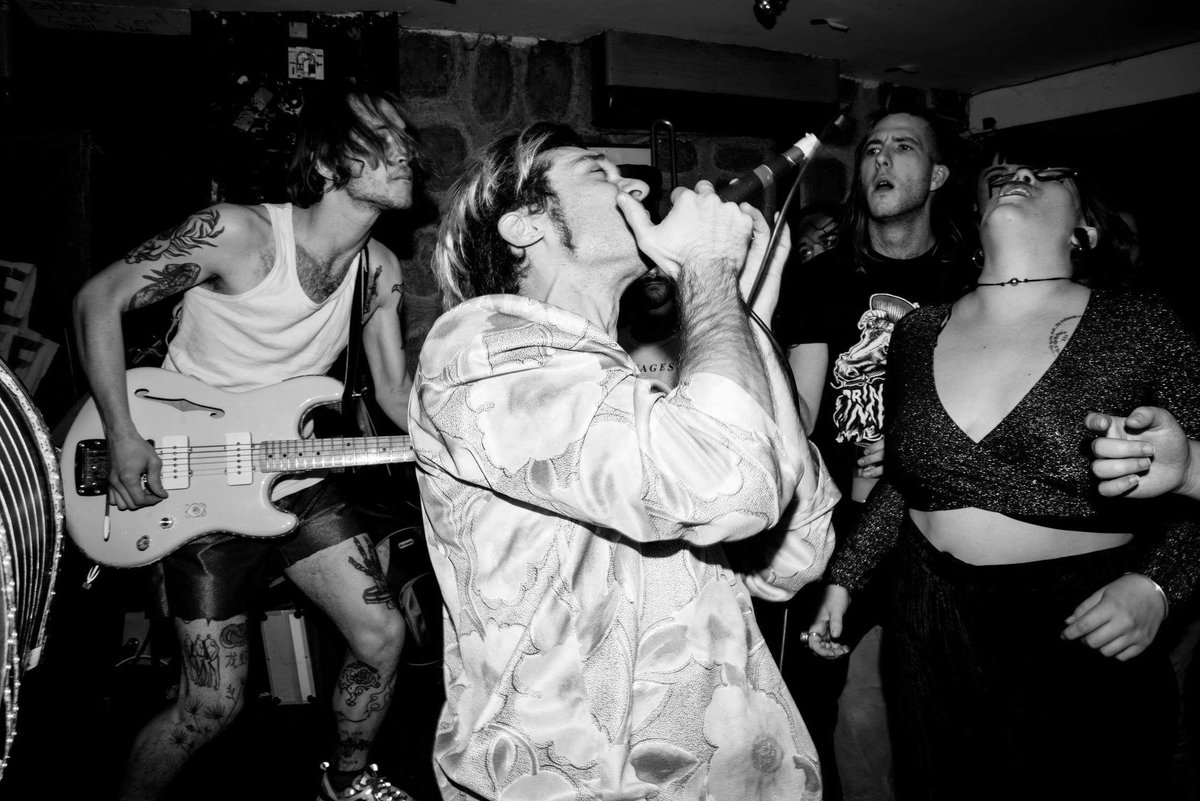 leolenvers's tweet photo. Baston x @fauchage avec @princessenapalm
📸 @EvaKLLC
#concert #show #punk #electro #princesse #napalm #lnvr #cravate #tensionpalpable #fauchagecollectif #princessenapalm #gambettaclub #lenferfestival #fest #technobilly #rock https://t.co/wzr5gS0OrM