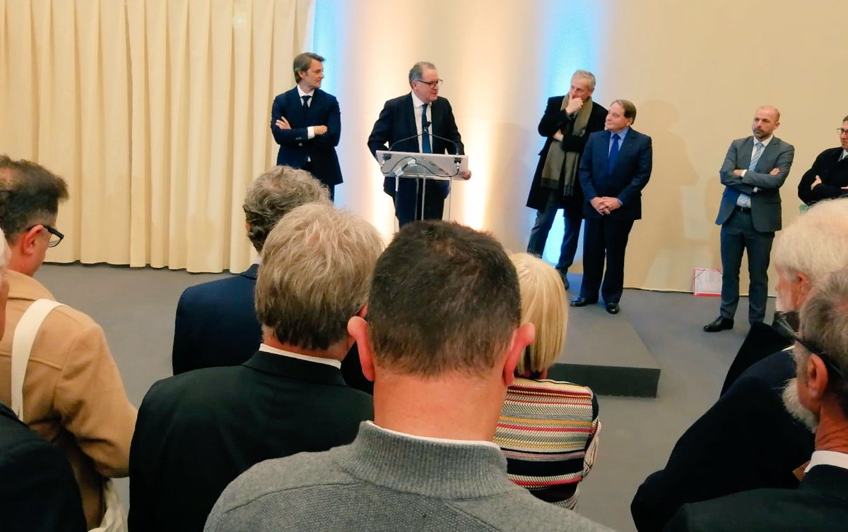 AndreLaignel's tweet image. Réunion de travail #interco #congresdesmaires l’intercommunalité est un outil : celui de la mutualisation au service des communes #TerritoiresUnis #MaCommuneJyTiens #collectivités #CollTerr