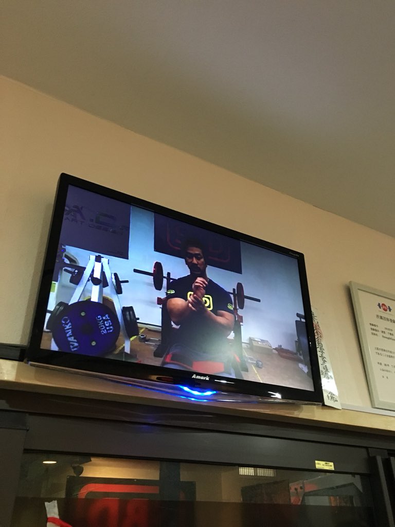 Sbd Apparel Japan On Twitter Sbdアスリート 鈴木 佑輔 リストラップの巻き方 詳細解説 ウエイトトレーニングを行っている方は必見 リストラップを巻く理由 巻く位置 そして巻き方についても 具体的かつ詳細な解説です Https T Co Iipfq6qalh Https T