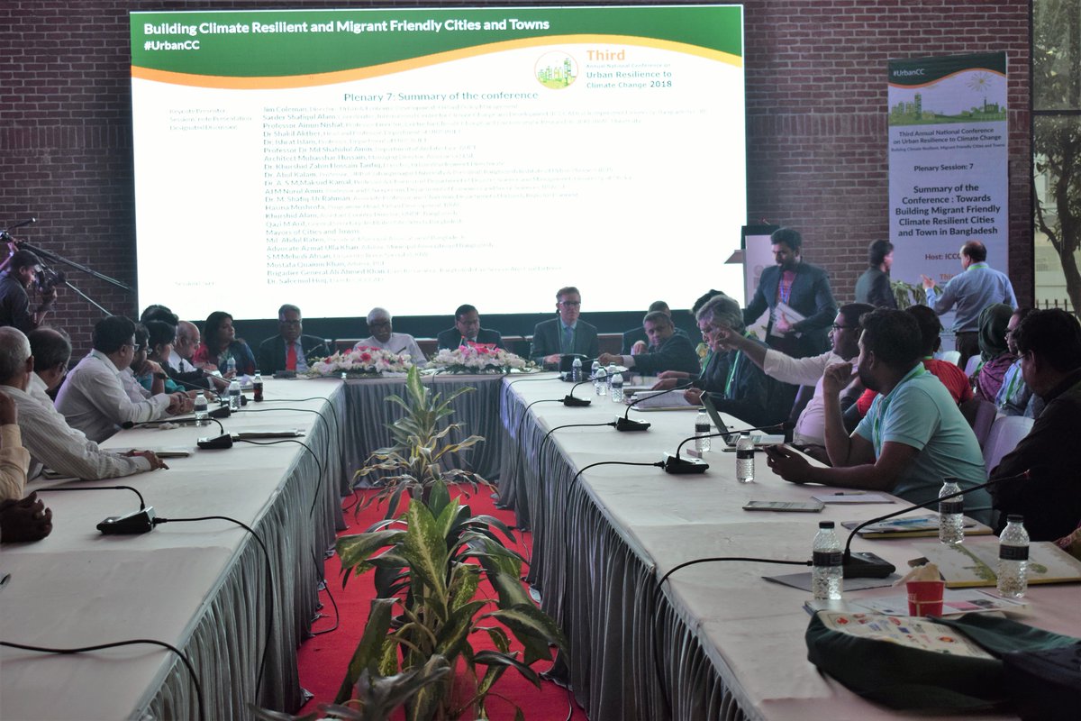 ICCCAD's tweet photo. Impressive Summary Session of the 3rd #UrbanConference: #Towards #BuildingMigrantfriendly,#ClimateResilientCities &amp; Towns
@ICCCAD @SaleemulHuq #UrbanCC #UrbanResilience #urban @Jimcoleman33 https://t.co/4CivgBf38Y