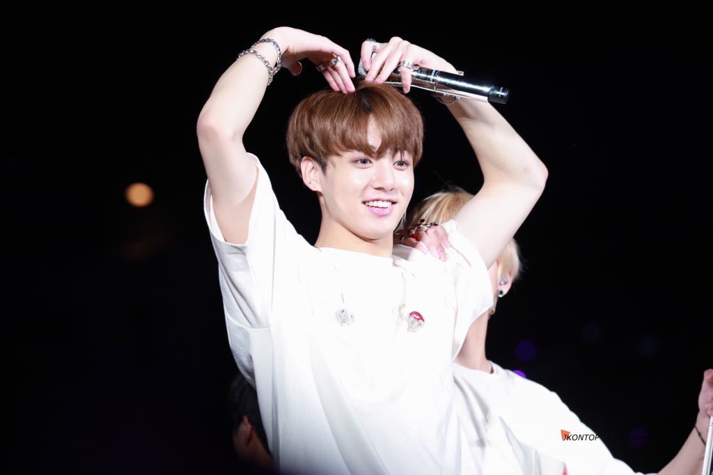 yur48138630's tweet photo. 🐰98line

🐰グクよりのおるペン

#ARMYさんと繋がりたい #armyさんたちと猛烈に絡みたいのでRTしてくれた方フォローします #ARMYRTしてくれた人全員フォロー https://t.co/StodSB4Ahy