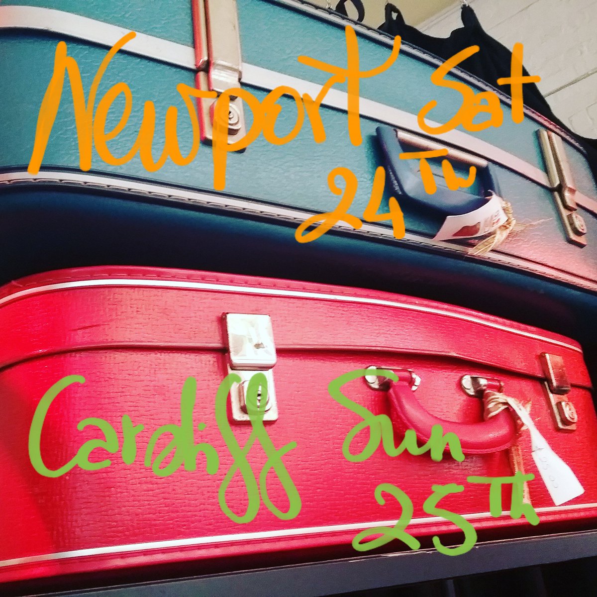 vintagetokeep's tweet photo. Our 🚛 is ready 😍 We will be in Newport and Cardiff this weekend with some amazing 50s, 60s, 70s, 80s jewelry, clothing, handbags, shoes, and boots!! We can't wait 🏃‍♀️👒👑👠👘👜🧤🧥💎 https://t.co/OHkHHM8pu9
