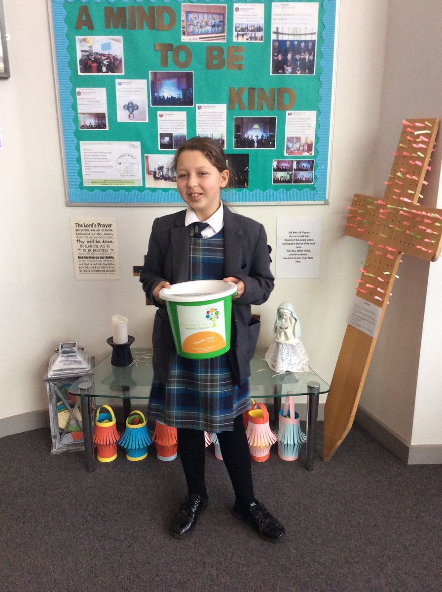 mich_goodwin's tweet photo. This is Bethany and she raised £140.60 on Sunday selling her homemade cards at the Earlestown Lights switch on. All money will go to her year group partner charity @WHHCharity ❤️ #AMindToBeKind #FaithInAction @Hope_Academy https://t.co/JBjfneEV3W