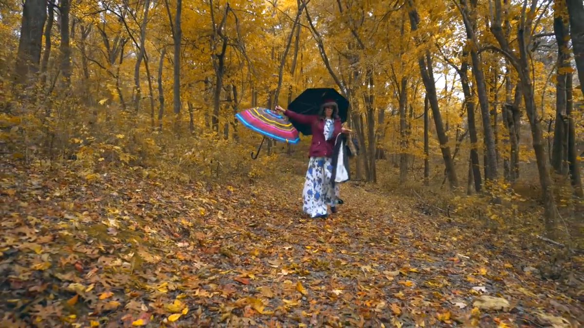 fadingviews's tweet image. omg guys caption this??