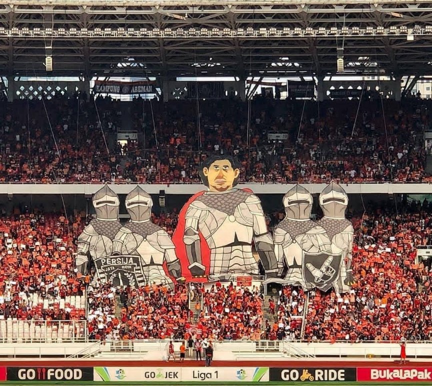 LoGuePersija's tweet photo. Koreo yang simpel dan gak neko2, memperlihatkan keinginan yg kuat di diri @Persija_Jkt selalu siap menghadapi semua lawan2nya dan tidak provokatif terhadap tim lawan. Salut! #PersijaDay #3PointsDay https://t.co/rNW6XkyZhC