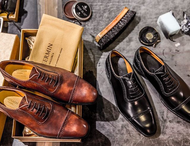 MeerminMallorca's tweet photo. Discover our detailed Adelaide, closed-laced Oxford with a 'U' shaped yoke around the lacing closure. Clean elegant and versatile #meermin #meerminshoes #adelaide #fb #menlook #menstyle #gentleman #menswear #shoeporn #boxcalf #mensfashion #style #mto https://t.co/gkXflIMUyO https://t.co/IM0Mbo89tj