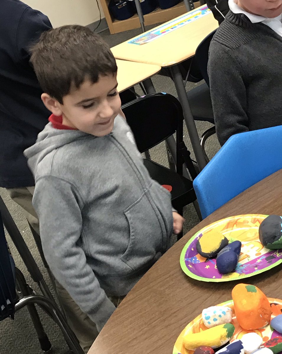 LowerSchoolWS's tweet photo. World Kindness Day was celebrated last week and fifth grade celebrated by creating “Kindness Rocks” for the Woodlynde community! They decorated rocks and presented to the lower school. They will be hiding them around Woodlynde today for others to find. #kindness #kindnessrocks https://t.co/jSEabWo1LJ